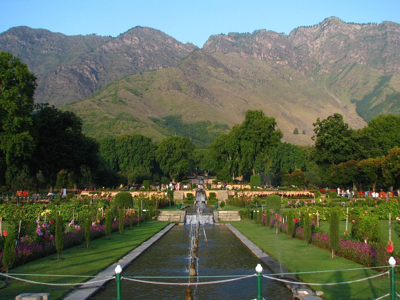 Terraces and fountains at Nishat Bagh in Srinagar